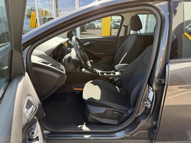 Ford FOCUS Wagon 1.0 Lease Edition | NAP | 100% dlr onderhouden | Navigatie | Cruise Control | Parkeersensoren | Airco | Lichtmetaal | BT-Telefoonfunctie |