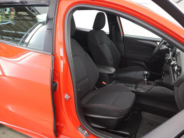 Ford FOCUS Wagon 1.0 EcoBoost ST Line Business | Panoramadak | Winterpakket | Cruise Control | Climate Control |