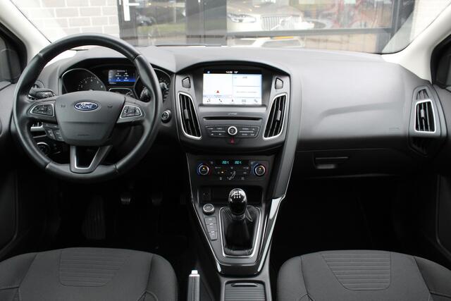 Ford FOCUS 1.0 Titanium / Carplay / Climate / N.A.P.