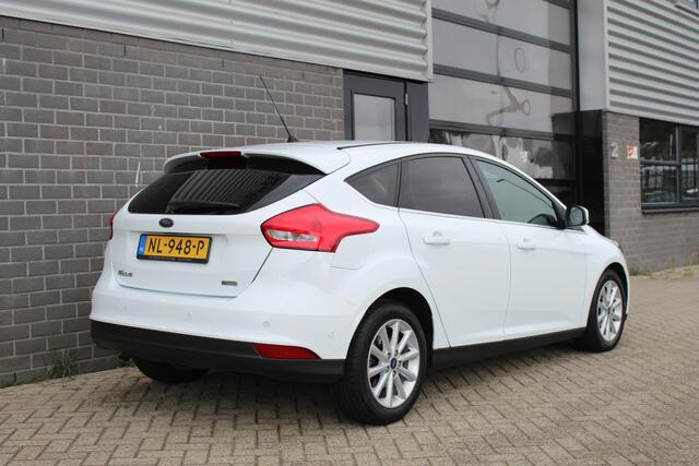 Ford FOCUS 1.0 Titanium / Carplay / Climate / N.A.P.