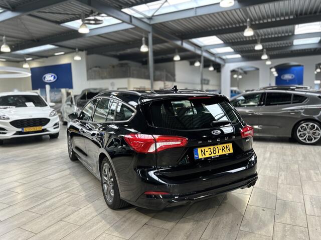 Ford FOCUS Wagon EcoBoost Hybrid 125 pk ST Line | Winter Pack | AGR stoel | LED | Adapt. cruise | Camera |