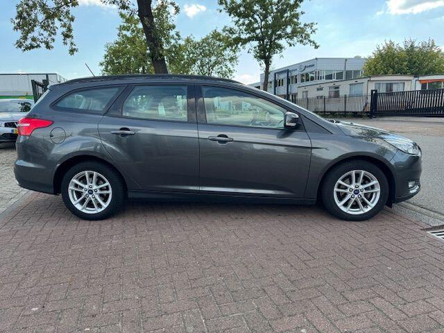 Ford FOCUS Wagon 1.0 Lease Edition Airco/ECC,Cruisecontrol,Navigatie