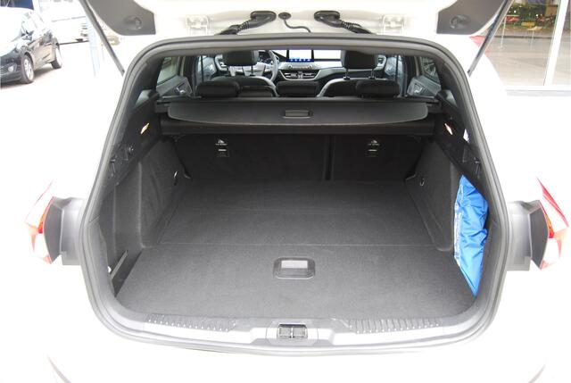 Ford FOCUS Wagon 1.5 EcoBoost 182PK Active Automaat TREKHAAK 1500KG| | PANO.DAK | LED MATRIX | WINTERPACK | ADATPIEF CRUISE