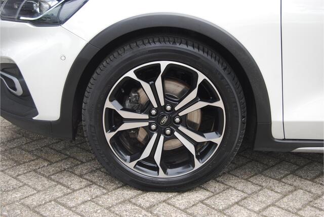 Ford FOCUS Wagon 1.5 EcoBoost 182PK Active Automaat TREKHAAK 1500KG| | PANO.DAK | LED MATRIX | WINTERPACK | ADATPIEF CRUISE