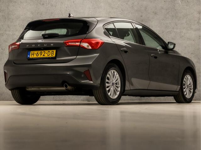 Ford FOCUS 1.0 EcoBoost Titanium Sport (APPLE CARPLAY, GROOT NAVI, CLIMATE, CAMERA, KEYLESS, LM VELGEN, SPORTSTOELEN, LED KOPLAMPEN, LANE ASSIST, DAB+, NIEUWSTAAT)