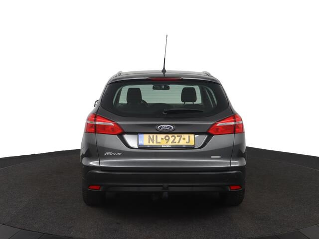 Ford FOCUS Wagon 1.0 Titanium I voorruitverwarming I stoelverwarming I Trekhaak I