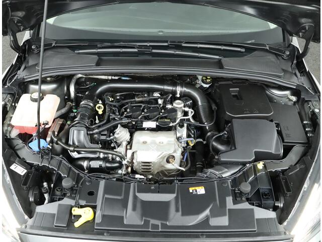 Ford FOCUS Wagon 1.0 Titanium I voorruitverwarming I stoelverwarming I Trekhaak I