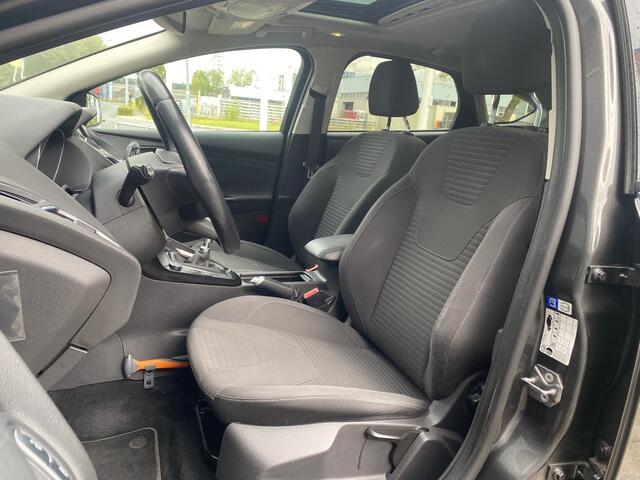 Ford FOCUS BWJ 2018 | 1.0 16PK Titanium | TREKHAAK | SCHUIFDAK | CLIMA | CAMERA | CARPLAY | NAVI | CRUISE | 2X PDC |
