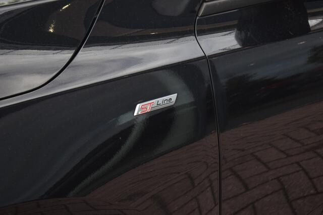 Ford FOCUS Wagon 1.5 EcoBoost ST Line Business | Apple CarPlay | Airco | Sportstoelen | Cruise