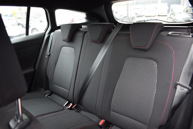 Ford FOCUS Wagon 1.5 EcoBoost ST Line Business | Apple CarPlay | Airco | Sportstoelen | Cruise