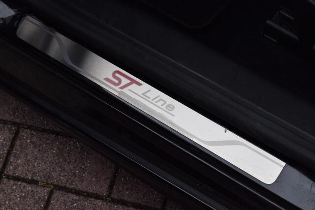 Ford FOCUS Wagon 1.5 EcoBoost ST Line Business | Apple CarPlay | Airco | Sportstoelen | Cruise