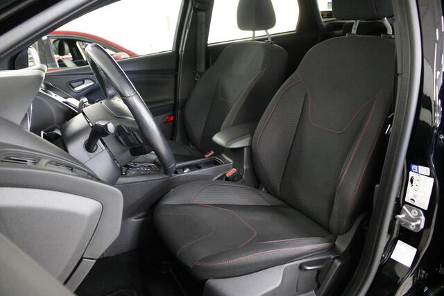 Ford FOCUS Wagon 1.5 ST-Line 182 PK. Airco | Soel- en stuurverw | Carplay | Cruise.