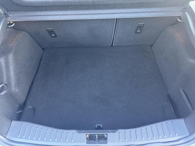 Ford FOCUS 1.5 Ecoboost Titanium 150pk Trekhaak | Cruise control | Voorruit verwarming | Climate control | Navigatie