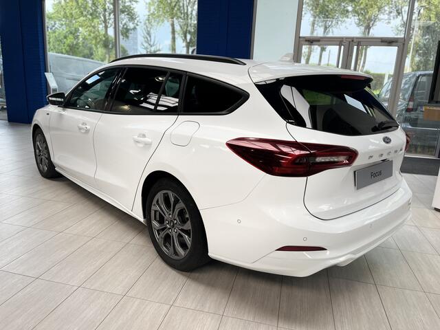 Ford FOCUS Wagon EcoBoost 155PK Hybrid ST Line | Winter pack | Adapt. Cruise | Camera | Draadloos CarPlay |