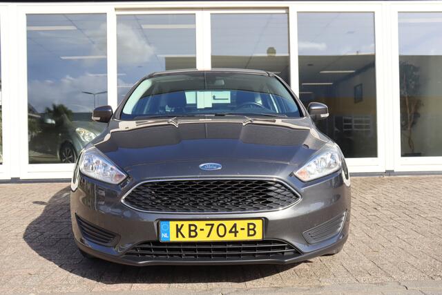 Ford FOCUS 1.0 Trend, Cruise Control, Airco, PDC V+A, Prijs Is Rijklaar Inclusief 6 Maanden Garantie