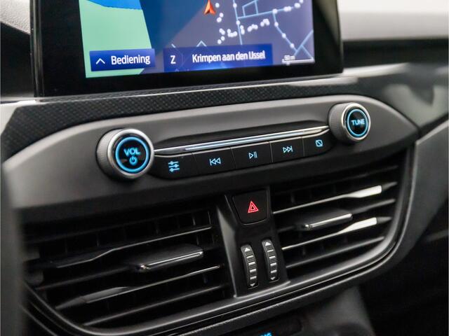 Ford FOCUS 1.0 EcoBoost ST Line (APPLE CARPLAY, GROOT NAVI, LED KOPLAMPEN, GETINT GLAS, SPORTSTOELEN, PARKEERSENSOREN, ZWART HEMEL, CRUISE, NIEUWE APK, NIEUWSTAAT)