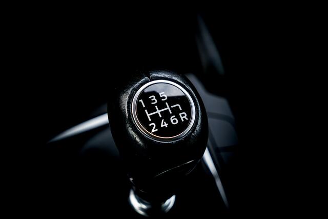 Ford FOCUS 1.0 EcoBoost Ed. Business | Sportstoelen | PDC | 16 inch LMV | Getint Glas | Volledig onderhouden