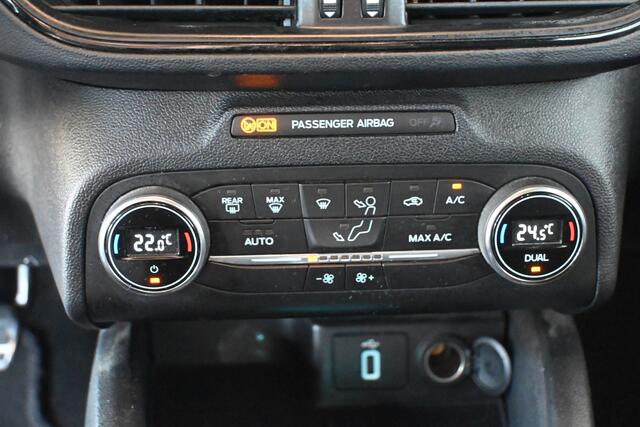 Ford FOCUS Wagon 1.0 EcoBoost ST Line Business Navigatie Cruise control Airco Trekhaak PDC Goed Onderhouden Inruil Mogelijk!