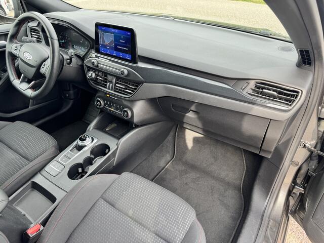 Ford FOCUS 1.0 EcoBoost ST-Line | Airco | Apple/Android | Navi | 4-Seizoenen banden | % Bovag Occasion Partner %