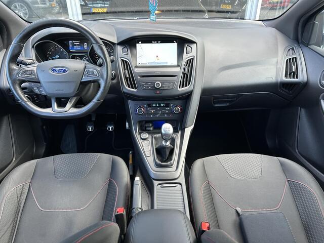 Ford FOCUS 1.5 ST-Line /airco/cruise control/pdc/d-riem vervangen bij km172194 - 04-11-2024/100% dealer onderhouden.