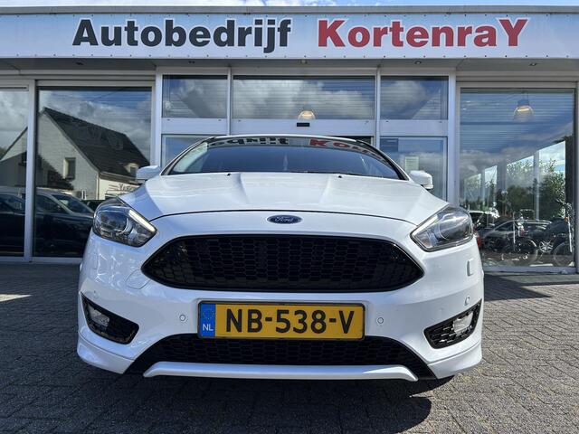 Ford FOCUS 1.5 ST-Line /airco/cruise control/pdc/d-riem vervangen bij km172194 - 04-11-2024/100% dealer onderhouden.