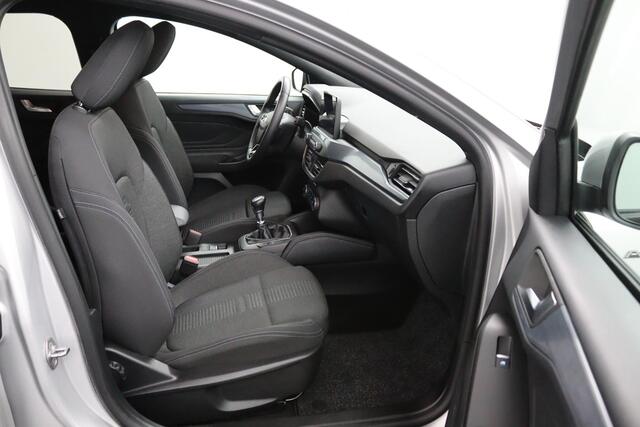 Ford FOCUS Wagon 1.0 EcoBoost Hybrid Active*ECC*NAVI*ACC*HAAK*CAM*