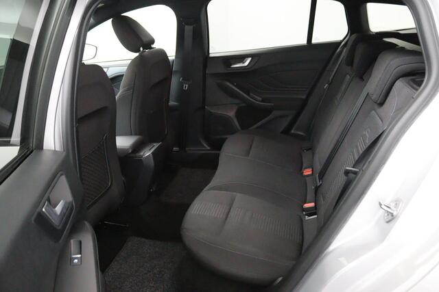 Ford FOCUS Wagon 1.0 EcoBoost Hybrid Active*ECC*NAVI*ACC*HAAK*CAM*