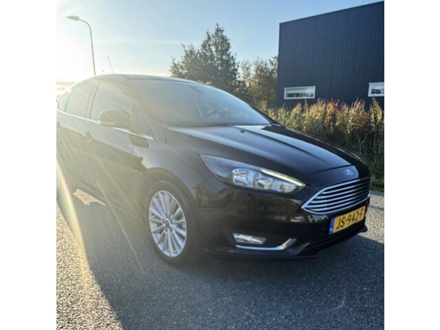 Ford FOCUS 1.0 Titanium BT-TELEFOONVERBINDING NAVI CLIMA CRUISE VOICE KEYLESS-START PDC LMV NIEUWE RIEM