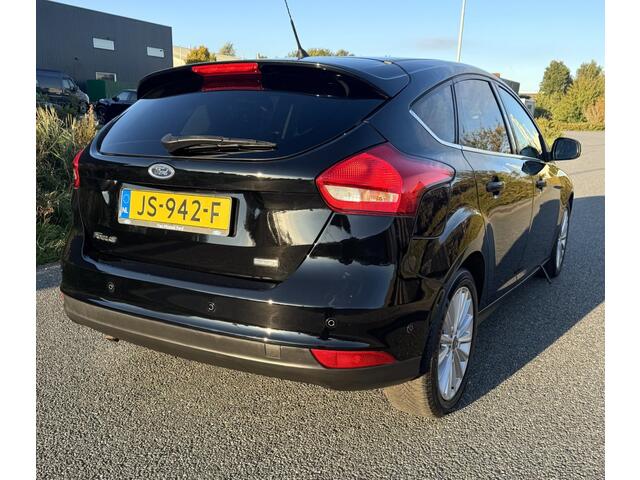 Ford FOCUS 1.0 Titanium BT-TELEFOONVERBINDING NAVI CLIMA CRUISE VOICE KEYLESS-START PDC LMV NIEUWE RIEM