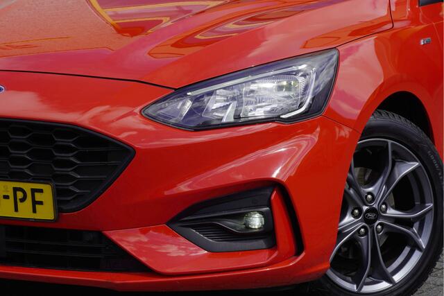 Ford FOCUS 1.5 EcoBlue 5drs ST Line Business BJ2020 Lmv 17" | Led | Pdc | Achteruitrijcamera | Navi | Keyless entry | Verwarmd voorruit | Climate control | Cruise control | Verwarmde voorstoelen | Verwarmd stuurwiel | Zwarte hemel | Getint glas