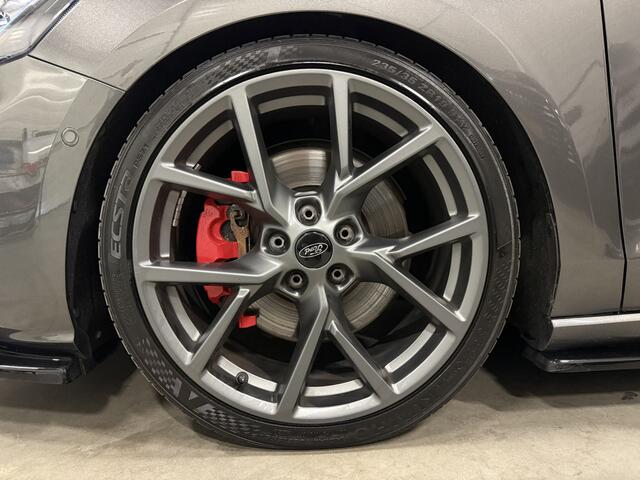 Ford FOCUS 2.3 ST-3 280PK Performance RECARO/B&O/MILLTEK/MAXTON/CARPLAY/HEAD-UP/CAMERA/KEYLESS/LED-ADAPTIVE/MAGNETIC-GRAU/UNIEKE AUTO