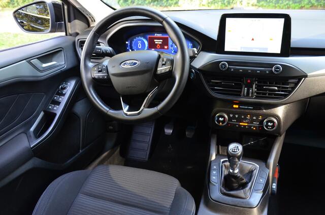 Ford FOCUS Wagon 1.0 EcoBoost Hybrid Titanium Navi/Pdc/Ecc/Led/Stoel Stuur & ruitverwarming/Leder/Cr-Controle/Privacy-Glass/Lmv/Achteruitrijcamera/Virtual Cockpit