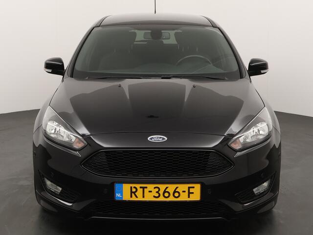 Ford FOCUS Wagon 125PK Ecoboost ST-Line | Navigatie | All season banden | Voorruitverwarming | ISOFIX |