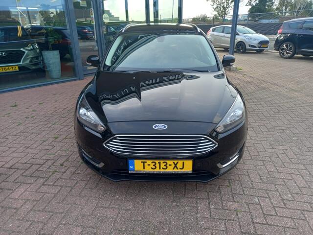 Ford FOCUS Wagon 1.5 Titanium 150 PK, Airco(automatisch), Multimedia systeem, App connect, Cruise control, Navigatie, Parkeerhulp, Parkeersensoren, Stuurverwarming, Stoelverwarming , Voorruit verwarmd, Zeer nette auto inclusief Bovag garantie