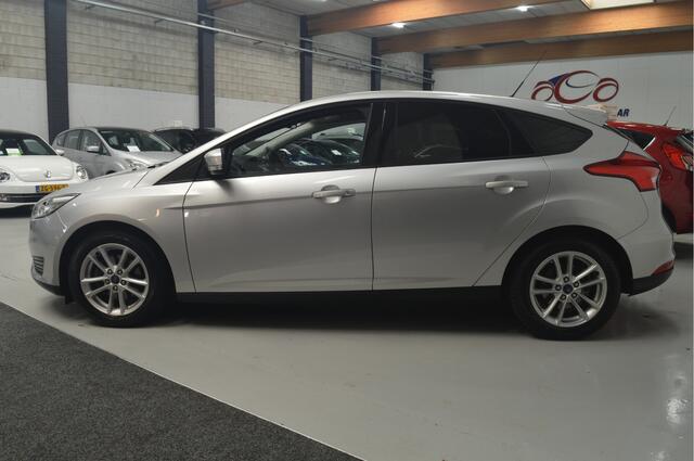 Ford FOCUS 1.0 Trend // 93.000 km // AIRCO // CRUISE // TREKHAAK // NAVI //