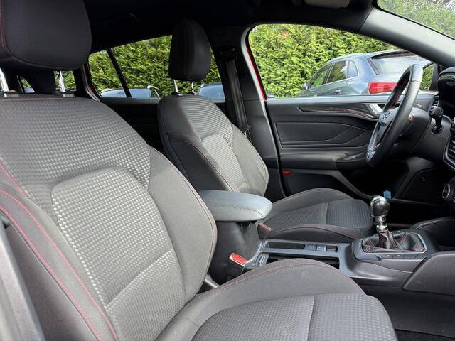 Ford FOCUS Wagon 125pk EB ST Line, Clima | Navi & CarPlay