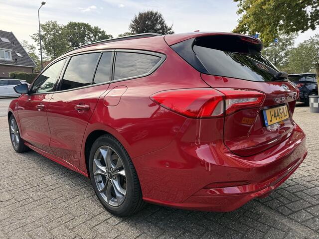 Ford FOCUS Wagon 125pk EB ST Line, Clima | Navi & CarPlay