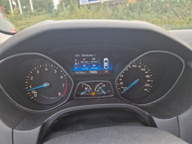 Ford FOCUS 1.5 TITANIUM Automaat