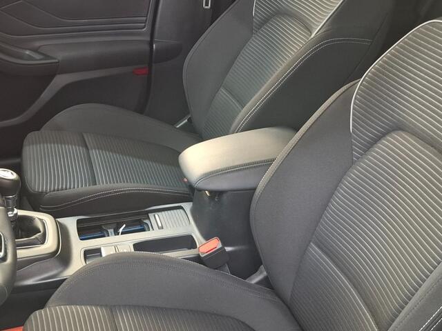 Ford FOCUS 1.0 Ecoboost Titanium - Carplay - Sensoren voor+achter