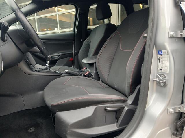 Ford FOCUS Wagon 1.0 140pk ST-line / trekhaak / 4 seizoenbanden