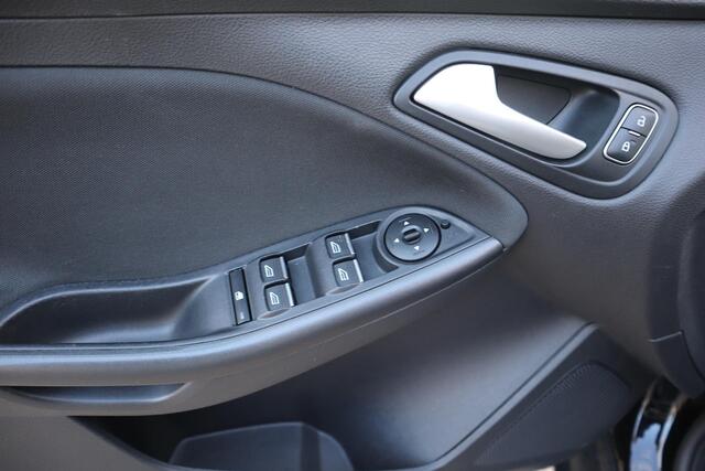 Ford FOCUS Wagon 1.0 TITANIUM PARKASSIST|NAVI|TREKHAAK AFNEEMBAAR|APPLE CARPLAY