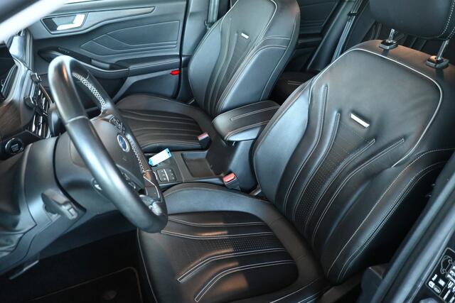 Ford FOCUS Wagon 1.5 EcoBoost Vignale Navigatie Stuur/Stoelverwarming Dealer Onderhouden! Inruil Mogelijk!