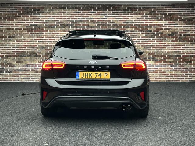 Ford FOCUS 1.0 EcoBoost Hybrid ST Line X Panorama Camera Led