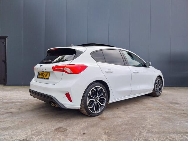 Ford FOCUS 1.0 EcoBoost ST Line PANO DAK ADAPT CRUISE HUD CAMERA B&O SOUND LED NAVI 18 INCH