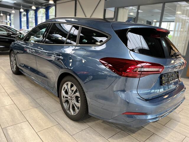 Ford FOCUS Wagon ST-Line EcoBoost Hybrid 155 pk | Winter Pack | Adapt. Cruise | Camera | All Seasons | Keyless | Fabr. Gar. 01-2029 |