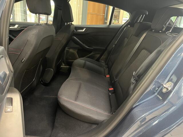 Ford FOCUS ST-Line EcoBoost Hybrid 155 pk | Winter Pack | AGR Stoel | Camera | Adapt. cruise | B&O | Full Led |