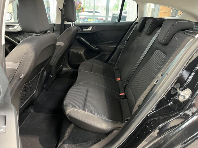 Ford FOCUS Wagon EcoBoost Connected | Trekhaak | LED | Navi | Cruise | Parkeersens. V+A | 4 seiz. banden