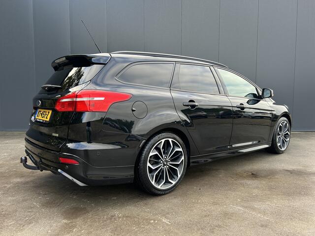 Ford FOCUS Wagon 1.0 ST-Line LED TREKHAAK NAVI CRUISE ECC 17 INCH