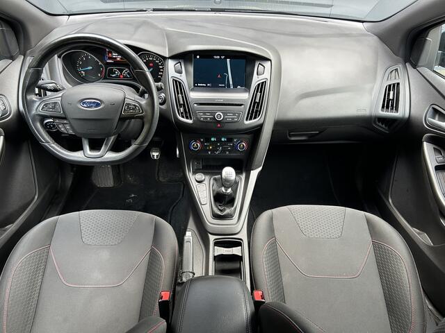 Ford FOCUS Wagon 1.0 ST-Line LED TREKHAAK NAVI CRUISE ECC 17 INCH