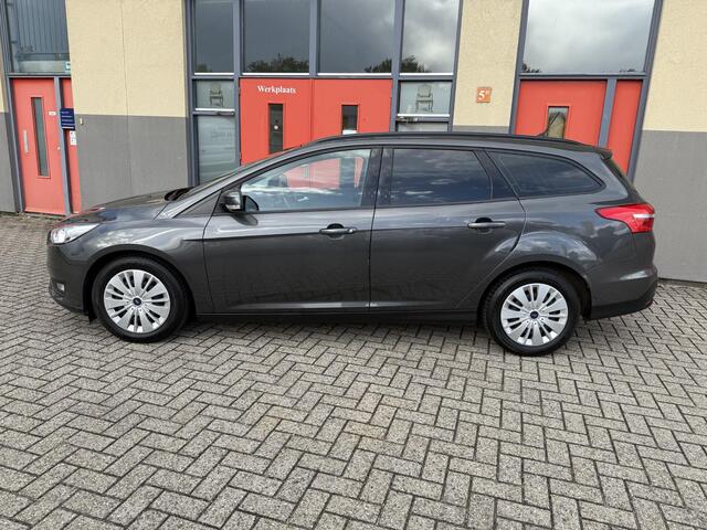 Ford FOCUS Wagon 1.0 Titanium, Navi, Trekhaak, NEW DistributieRiem